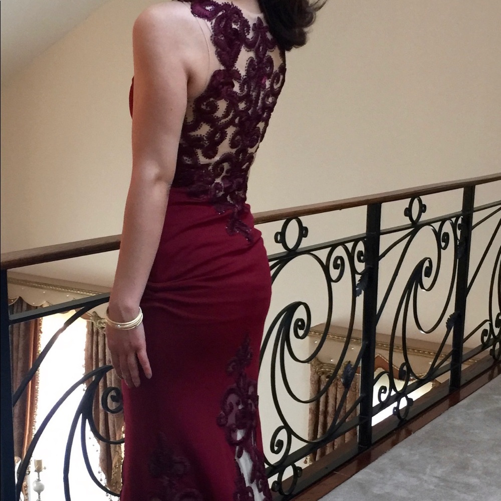 Maroon sweetheart mermaid gown!